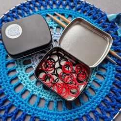 Set of stitch markers "Red & Black" (40 pcs)